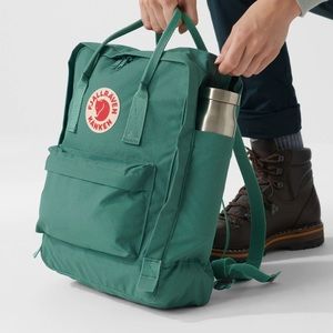 Fjallraven, Kanken Classic Backpack for Everyday, Frost Green